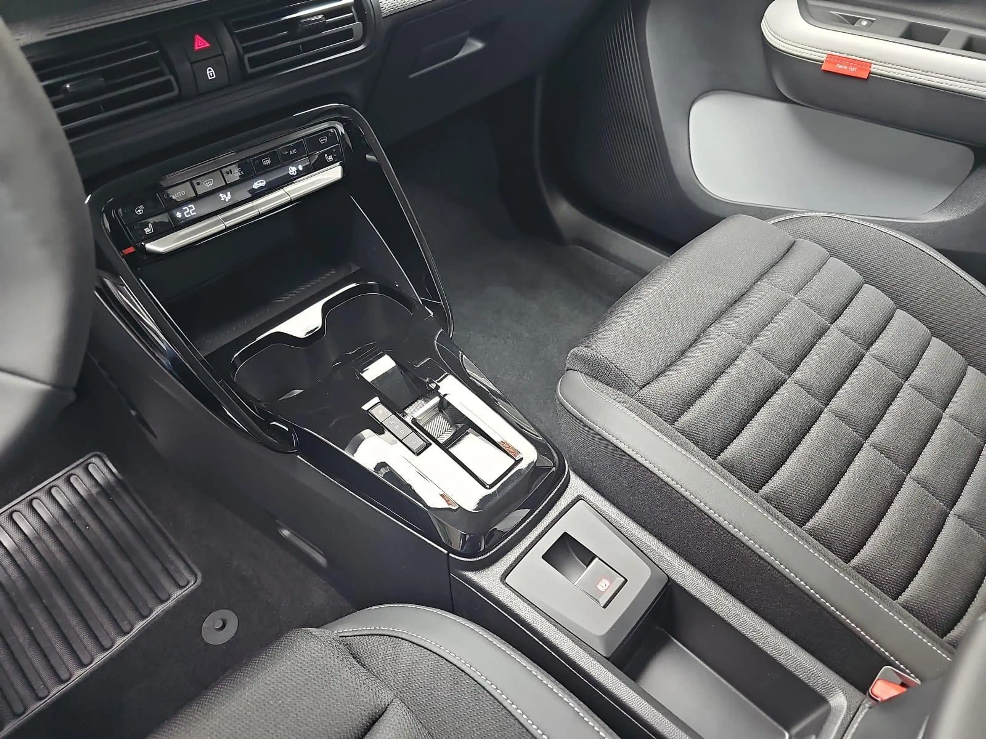 Citroen C3 Aircross C3 AIRCROSS 1.2 HYBRID 145 E-DCS6 PLUS 7-S — photo 13