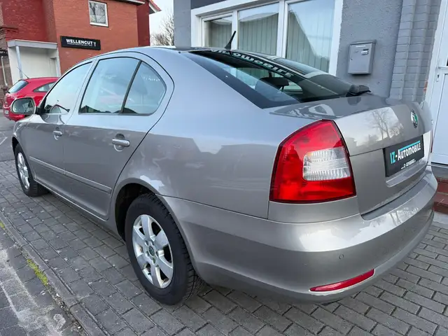 Skoda Octavia view 7