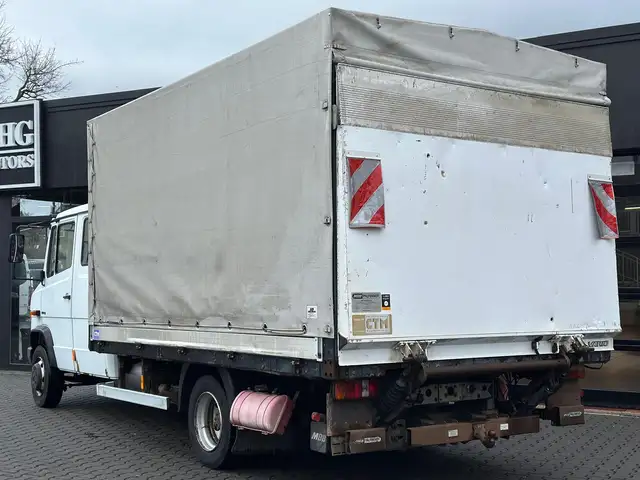 Mercedes-Benz Vario 816D DoKa Pritsche+LBW1t AHK3,5t DifSperre Standhe