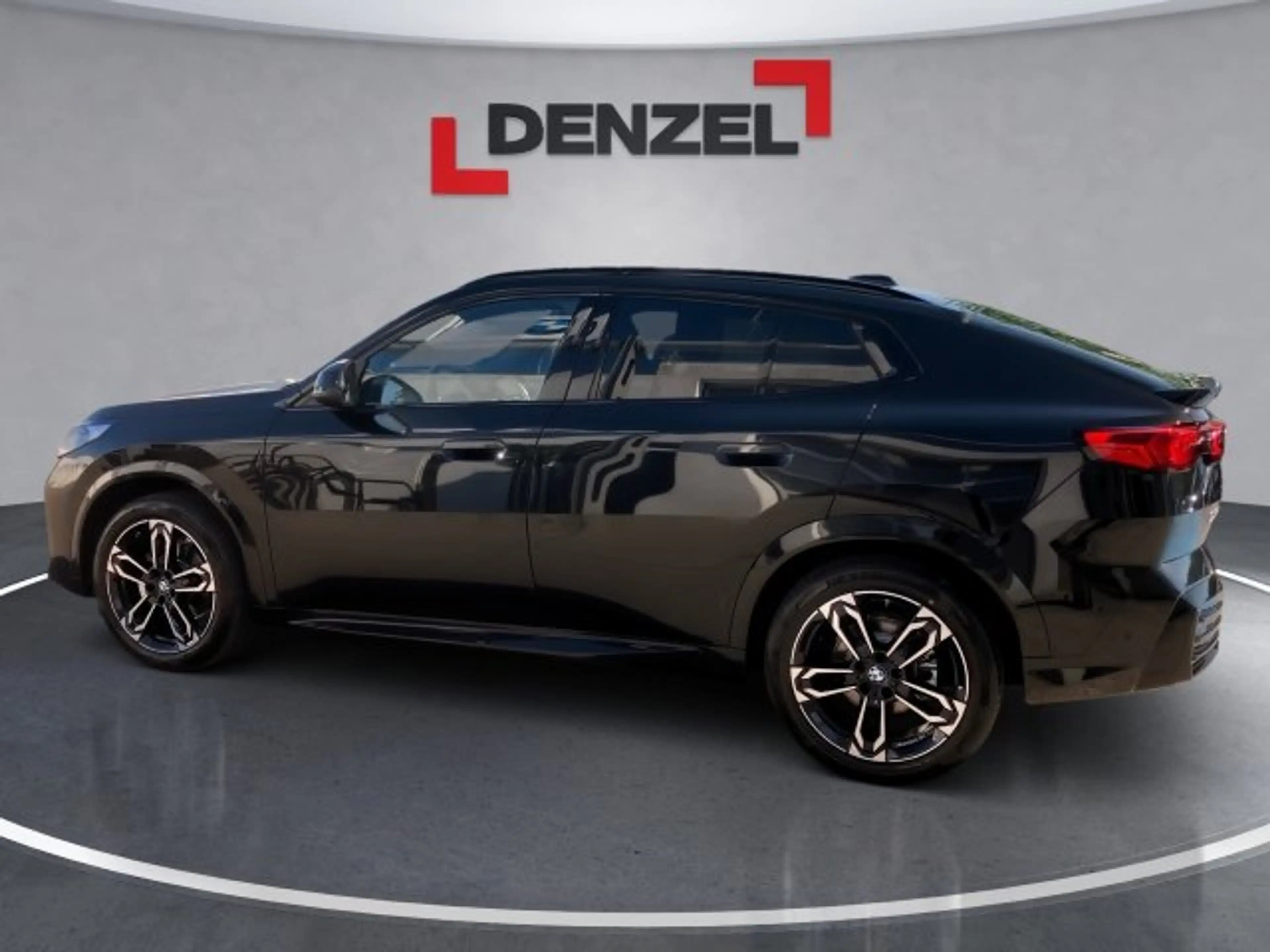 BMW iX2 eDrive 20 U10 — photo 2