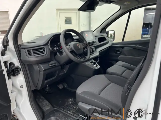 Renault Trafic view 10