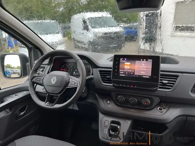 Renault Trafic view 13