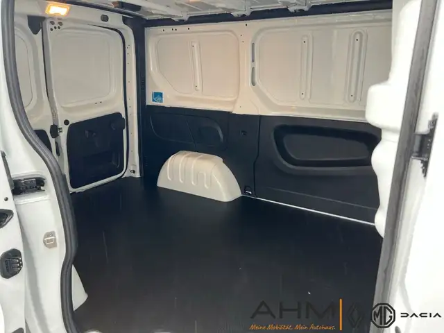 Renault Trafic view 12