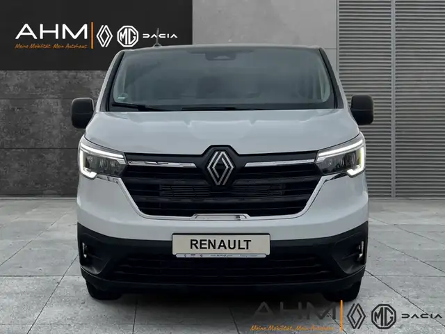 Renault Trafic view 3