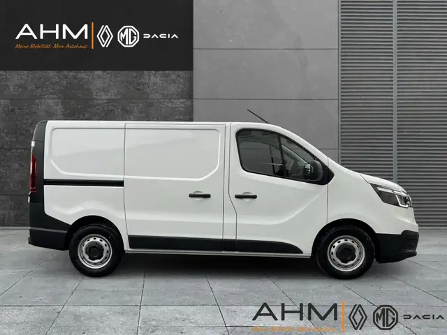 Renault Trafic view 6