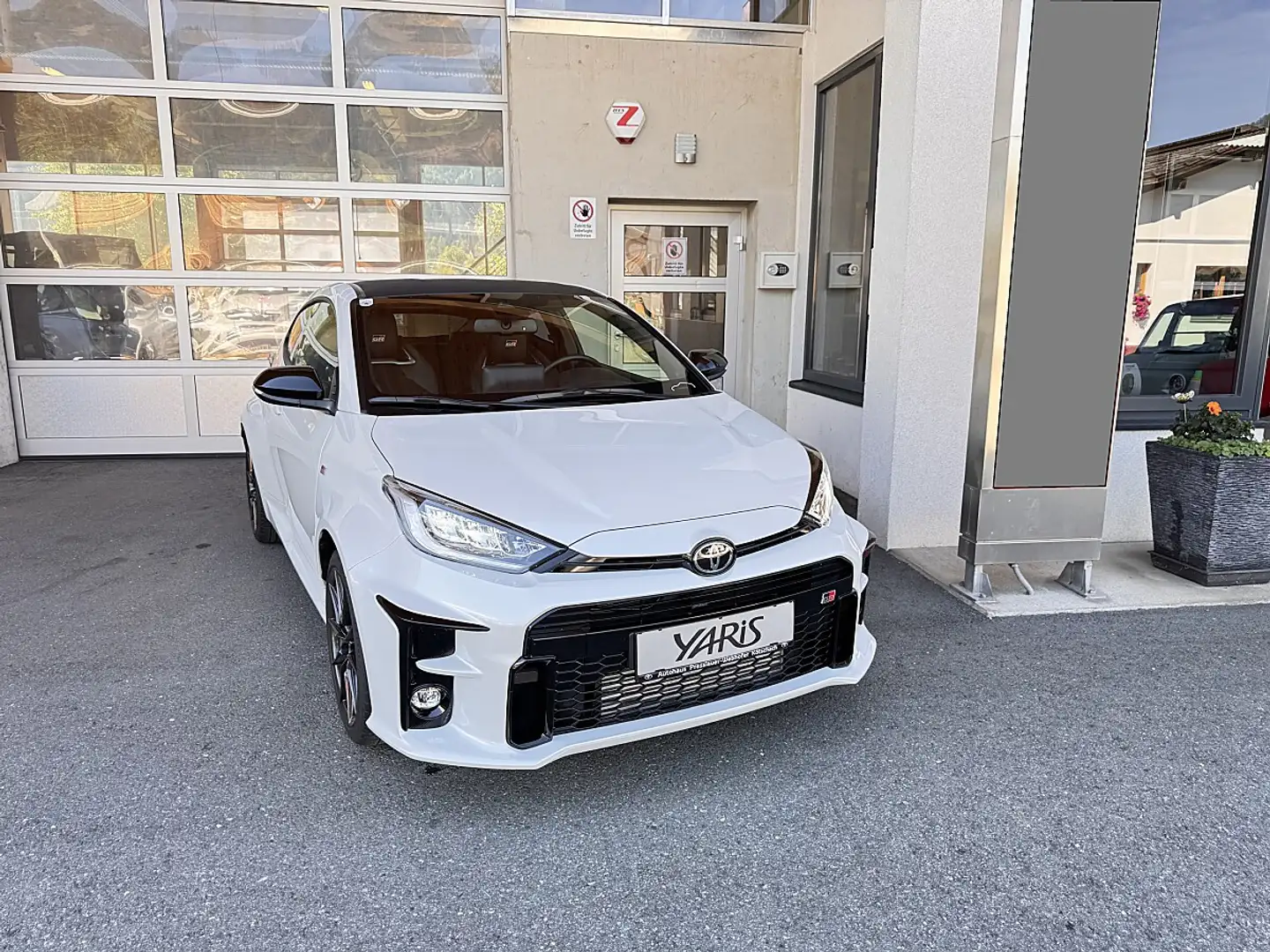 Toyota Yaris 1.6 Turbo GR (EURO 6d) Weiß - 1