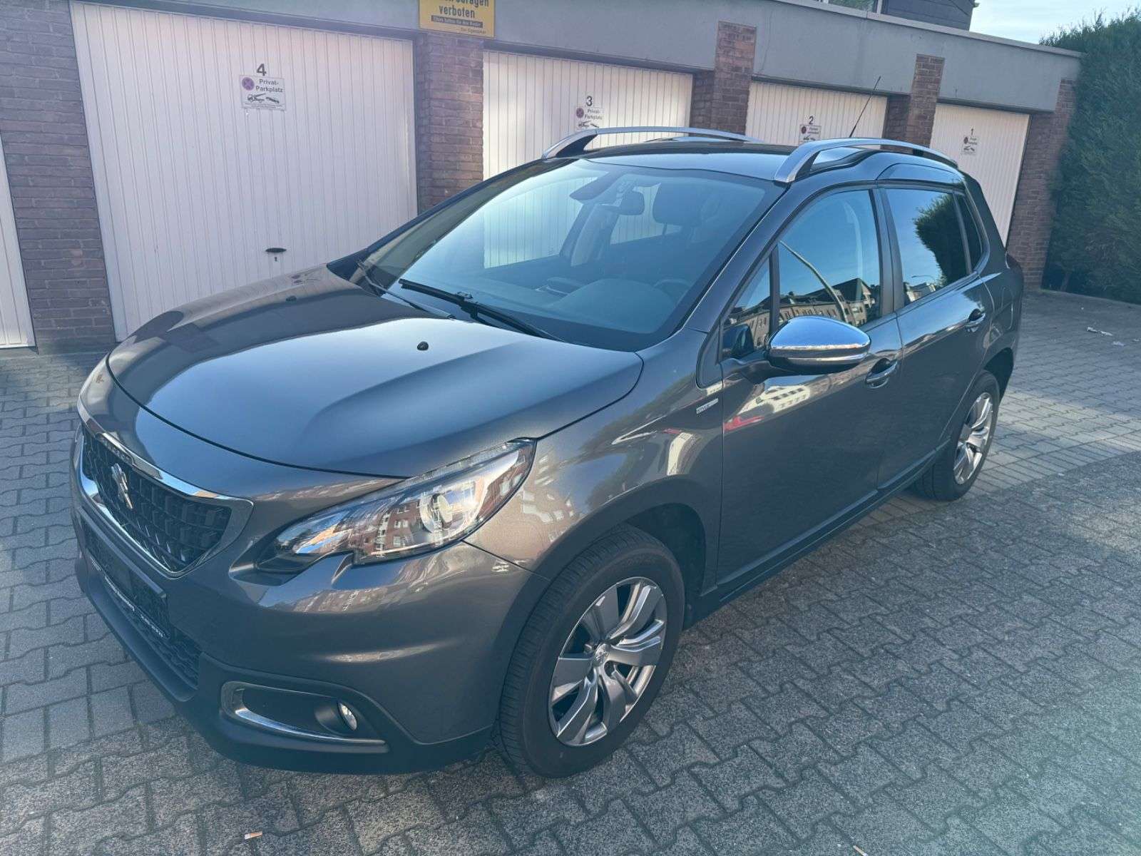 Second hand Peugeot 2008 1.2