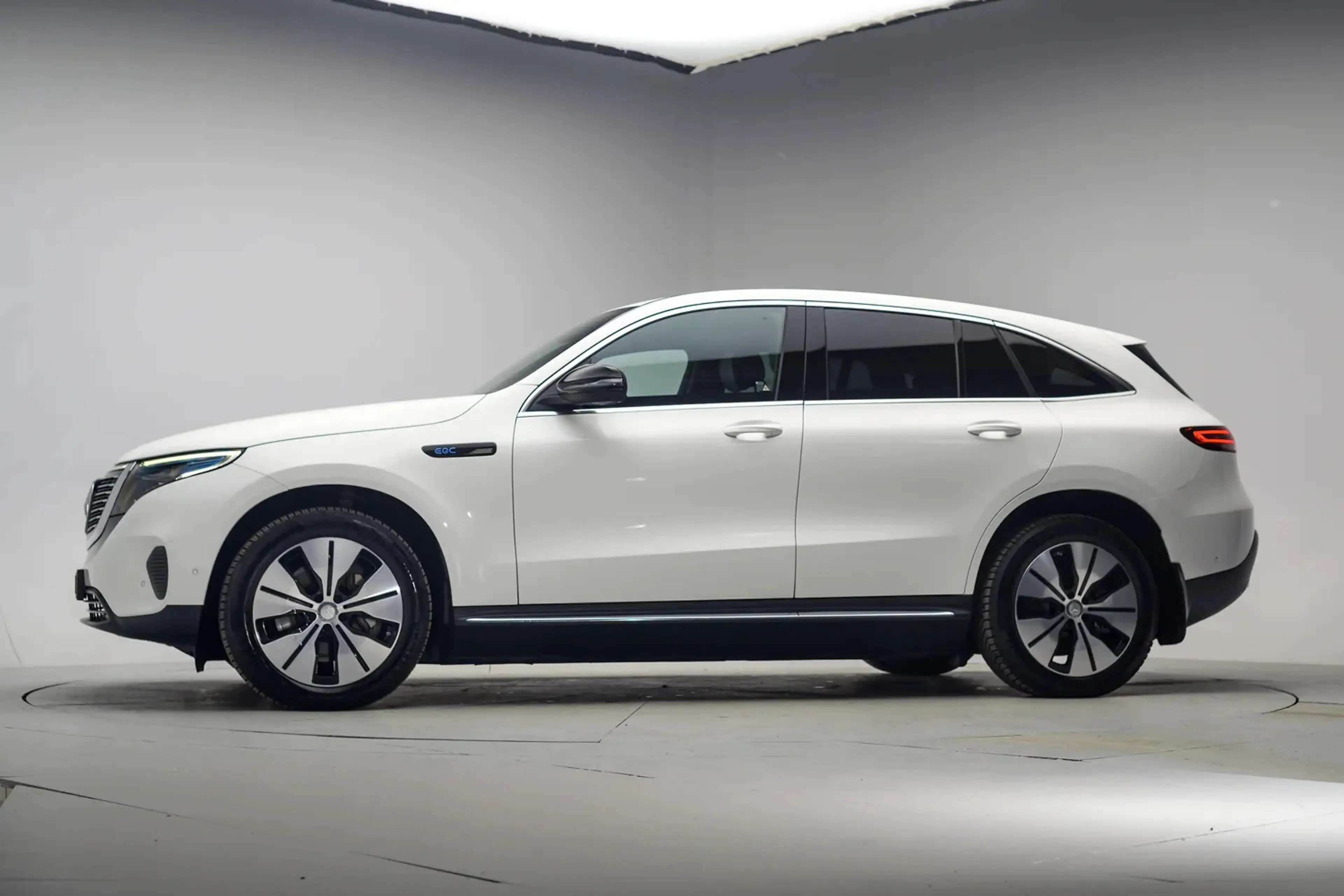 Mercedes-Benz EQC 400 4MATIC Business Solution 80 kWh [ Clima Navi Apple — photo 2