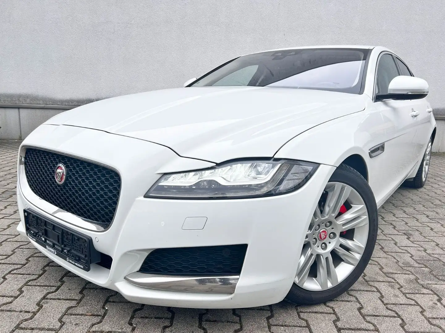 Jaguar XF Prestige AWD 2.HD|LED|HEAD-UP|LED|SPUR|KAMERA Blanc - 1