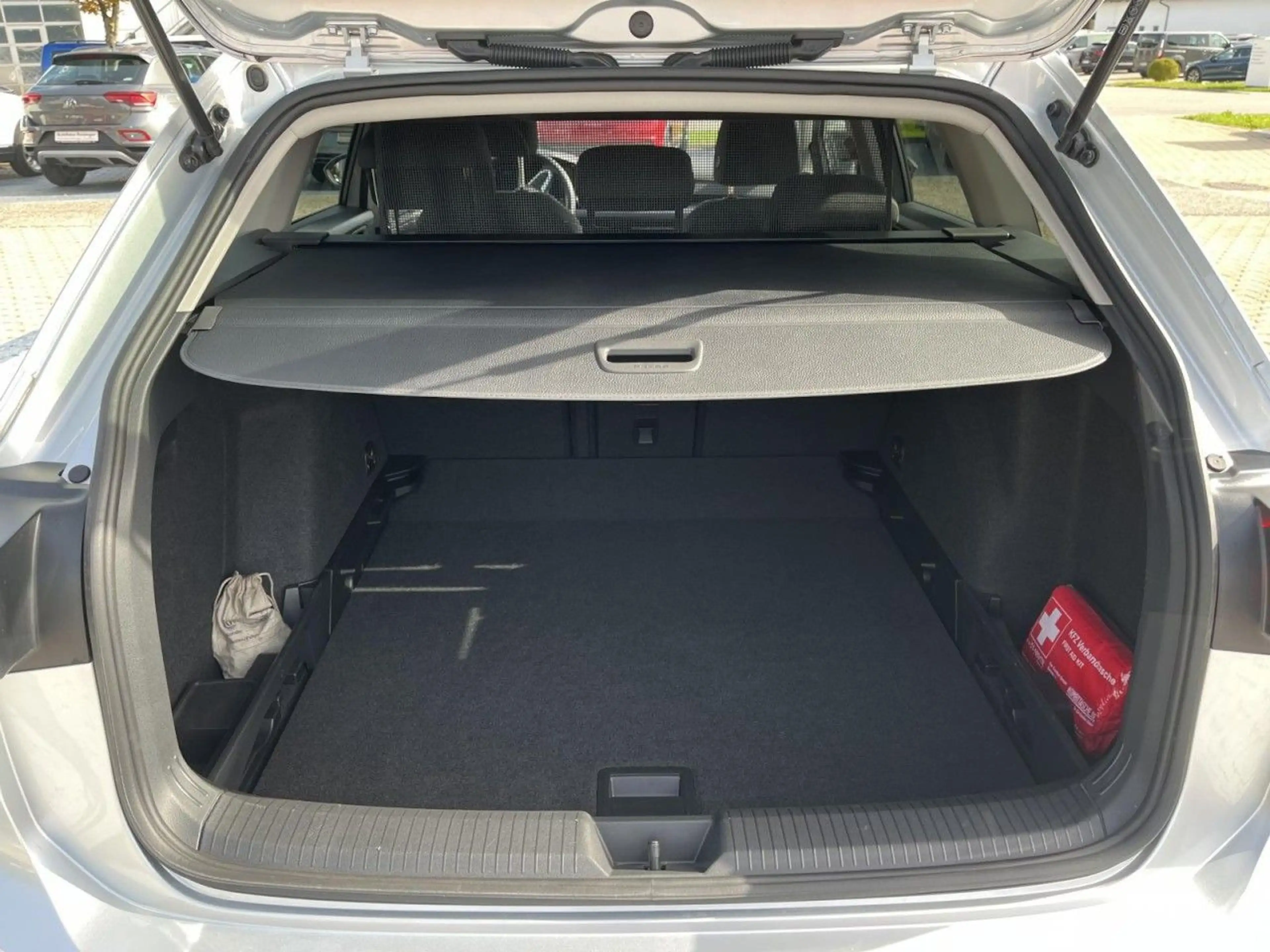 Volkswagen Golf Variant Golf VIII Variant 1.5 eTSI Active DSG (LEDPlus, — photo 7