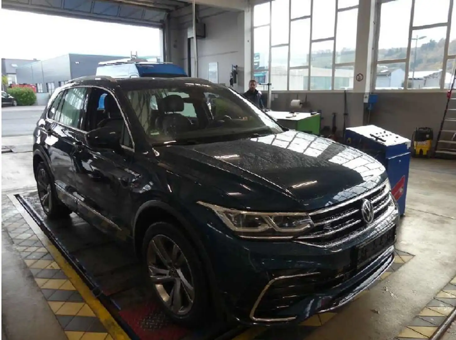 Volkswagen Tiguan 2.0 TDI DSG 4Motion R-Line AHK, Navi Blau - 2