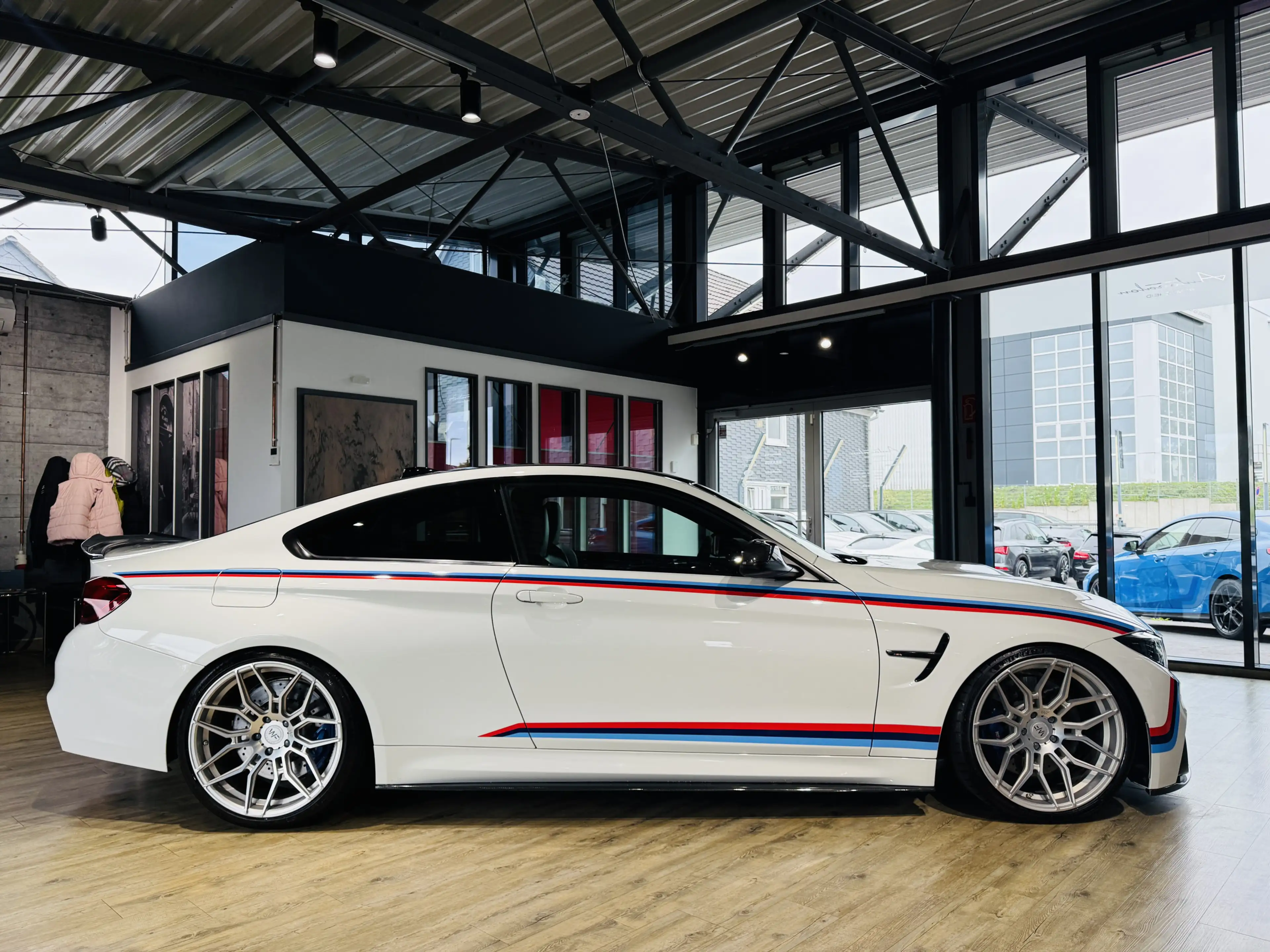 BMW M4 Coupé DKG*KW V3*OLED*20ZOLL WHEELFORCE* — photo 9