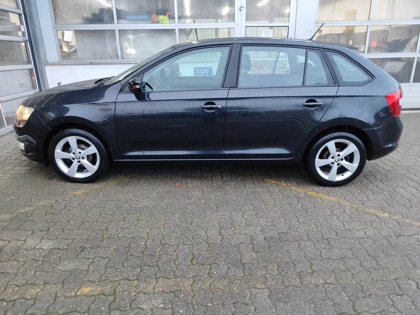 Skoda Rapid/Spaceback Cool Edition Schwarz - 2
