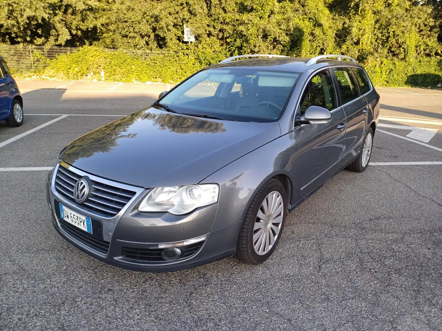 Volkswagen Passat 1.9 tdi Trendline 110cv auto - 1