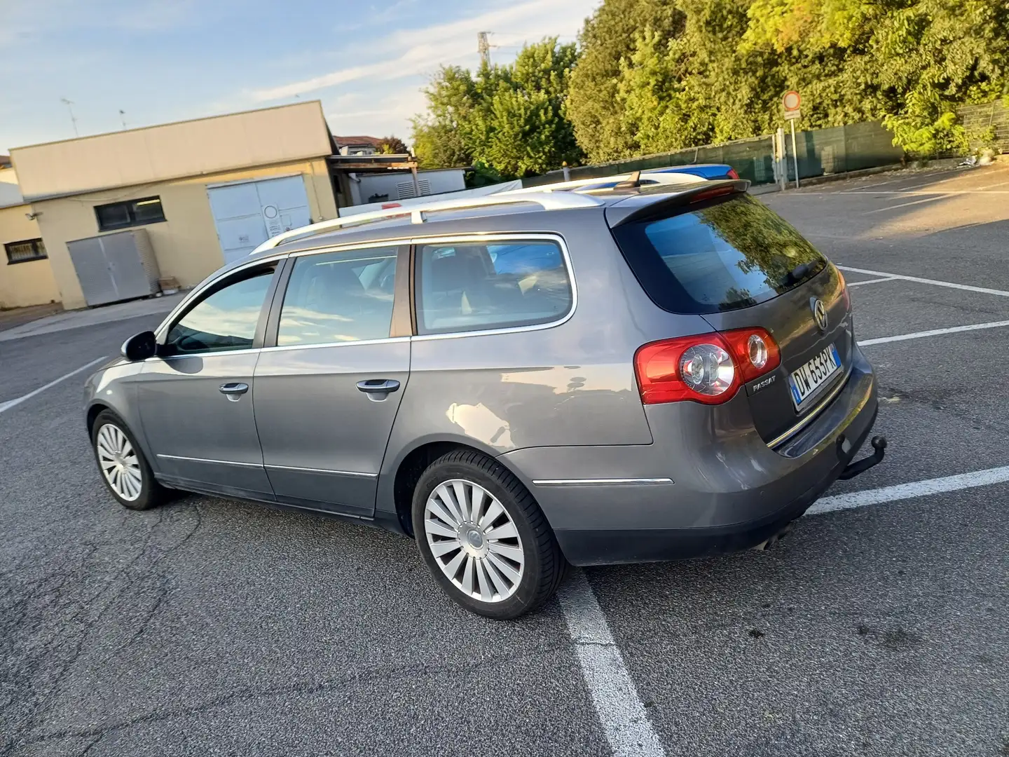 Volkswagen Passat 1.9 tdi Trendline 110cv auto - 2