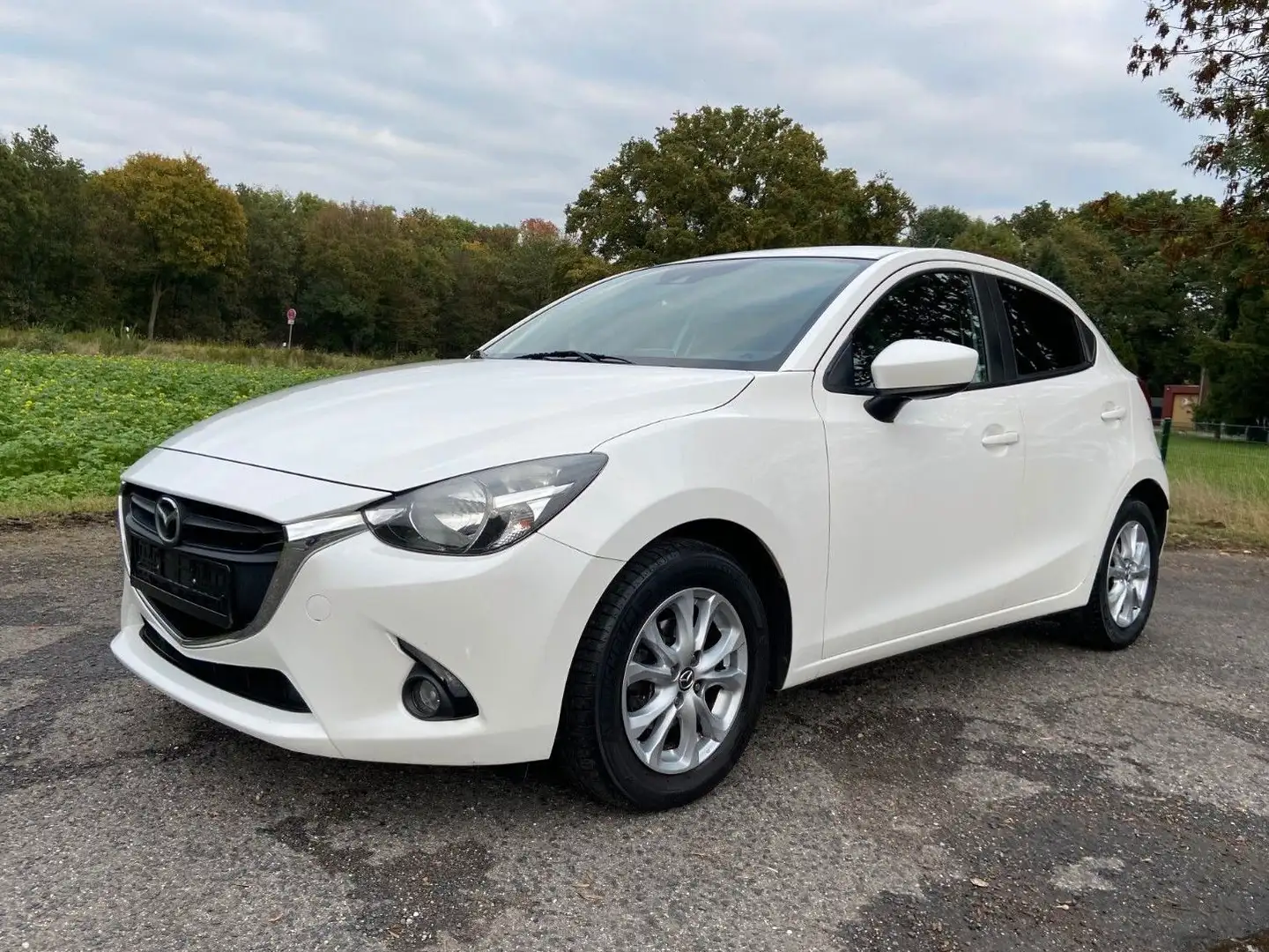 Mazda 2 1.5I Exclusive-Line Spurhalter. Klima Navi Weiß - 1