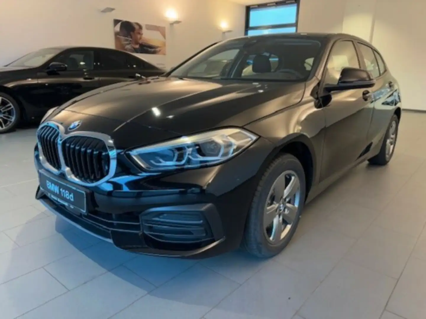 BMW 118 d 5-Türer F40 B47 Schwarz - 2
