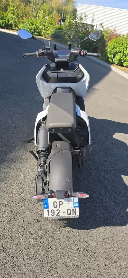 BMW CE 04 Blanco - 1