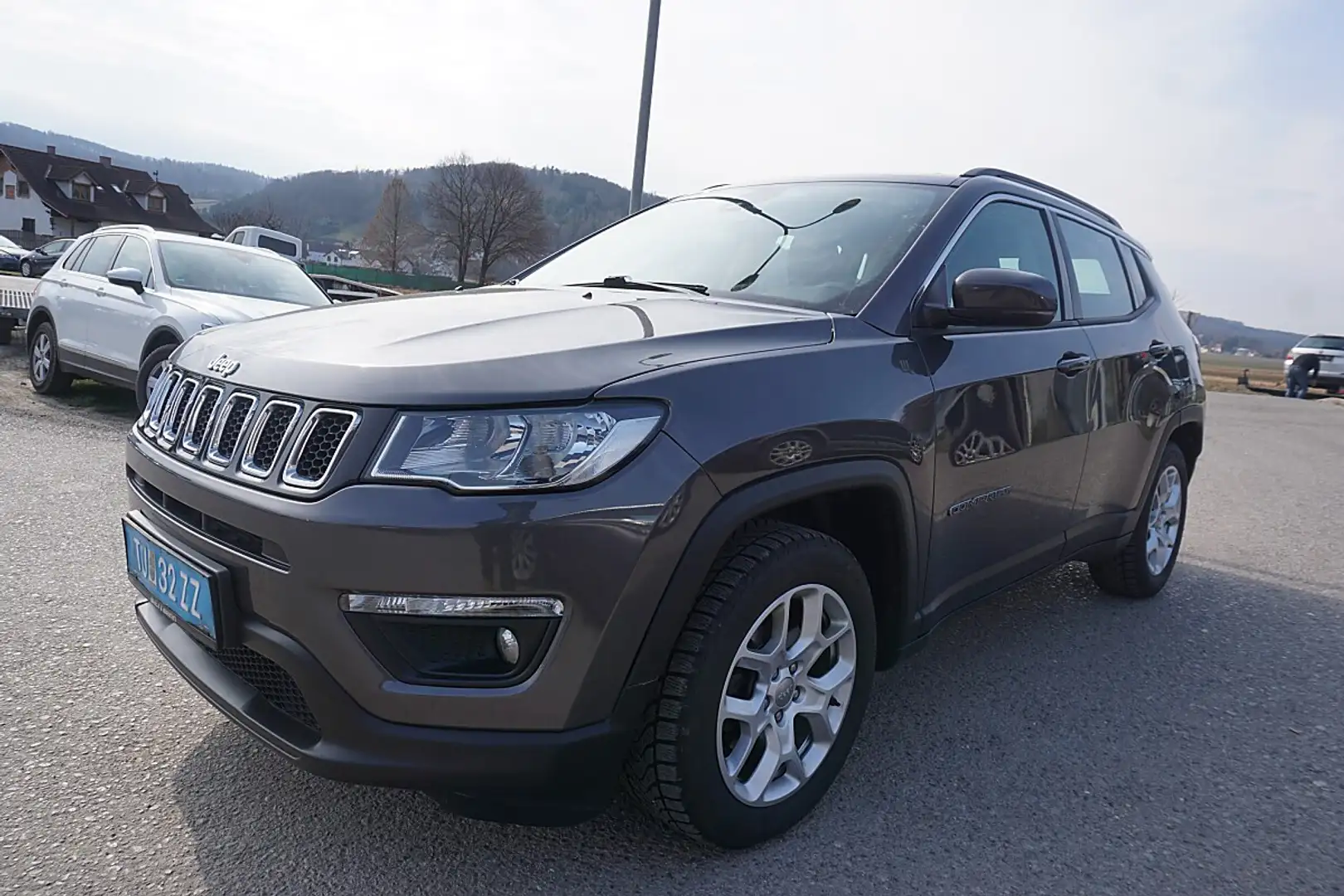 Jeep Compass 1,3 MultiAir Longitude T4 FWD 6MT Grau - 2