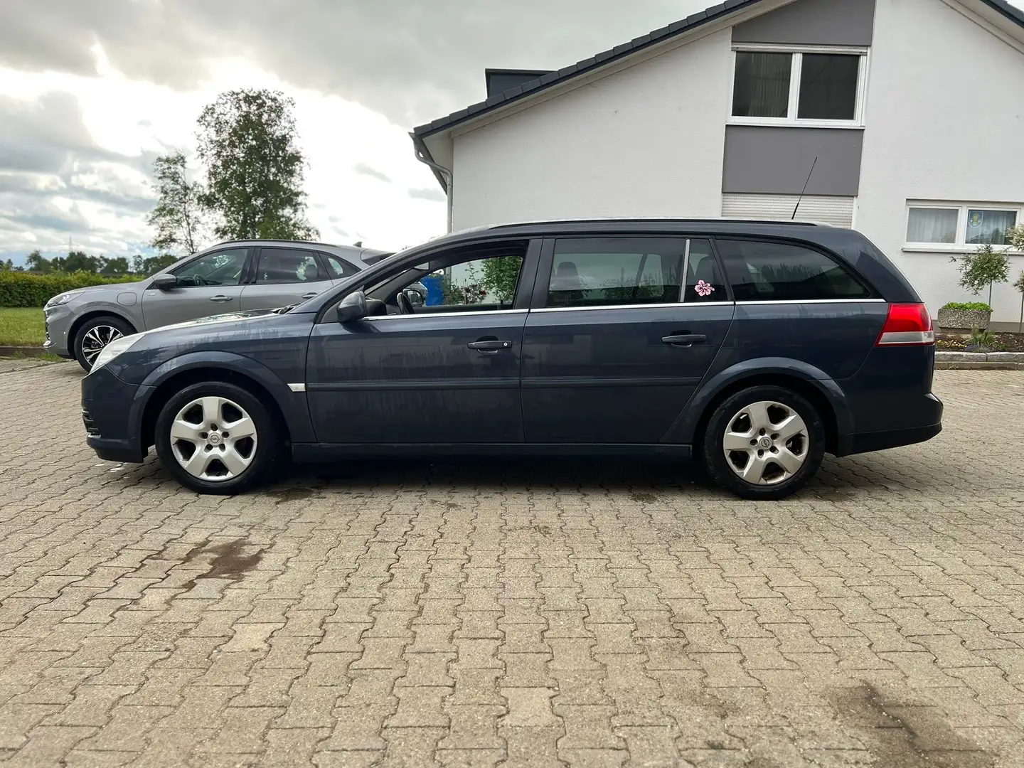 Opel Vectra 1.8 Caravan Edition Šedá - 2