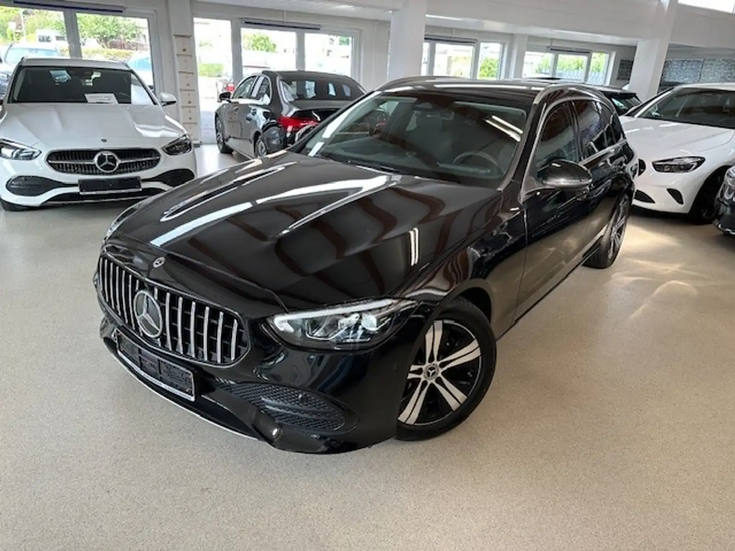 Mercedes-Benz C 180 T Modelljahr2025+Avantgarde+AHK+Totwinkel+beh.Lenk Schwarz - 2