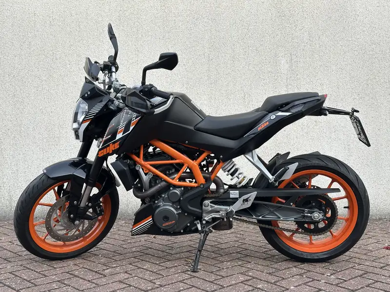 KTM 390 Duke - foto 2