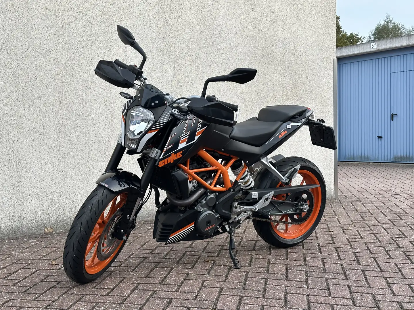 KTM 390 Duke - 1