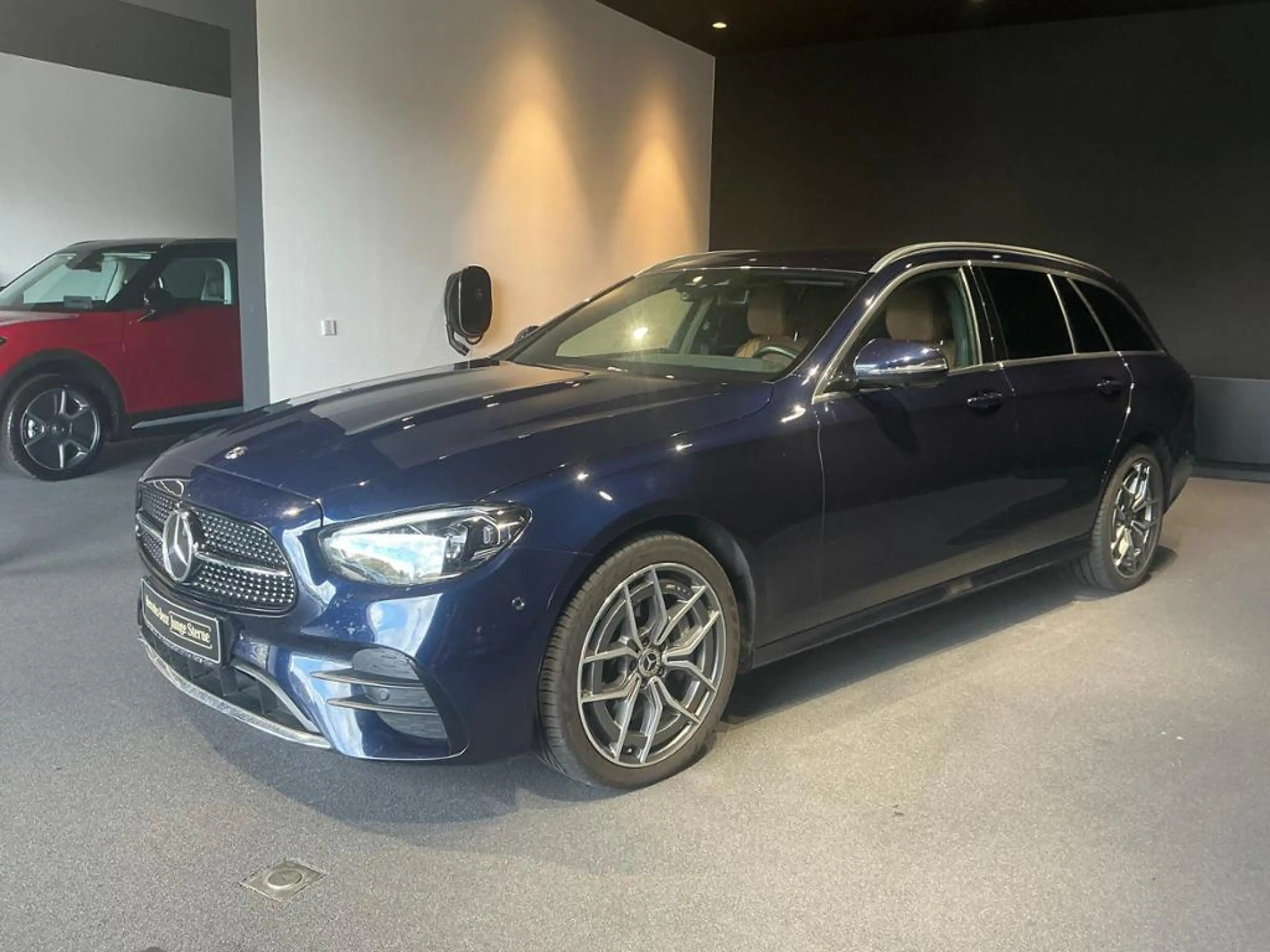 Mercedes-Benz E 400 d 4MATIC T-Modell AMG/AHK/MULTIB./360/NAVI