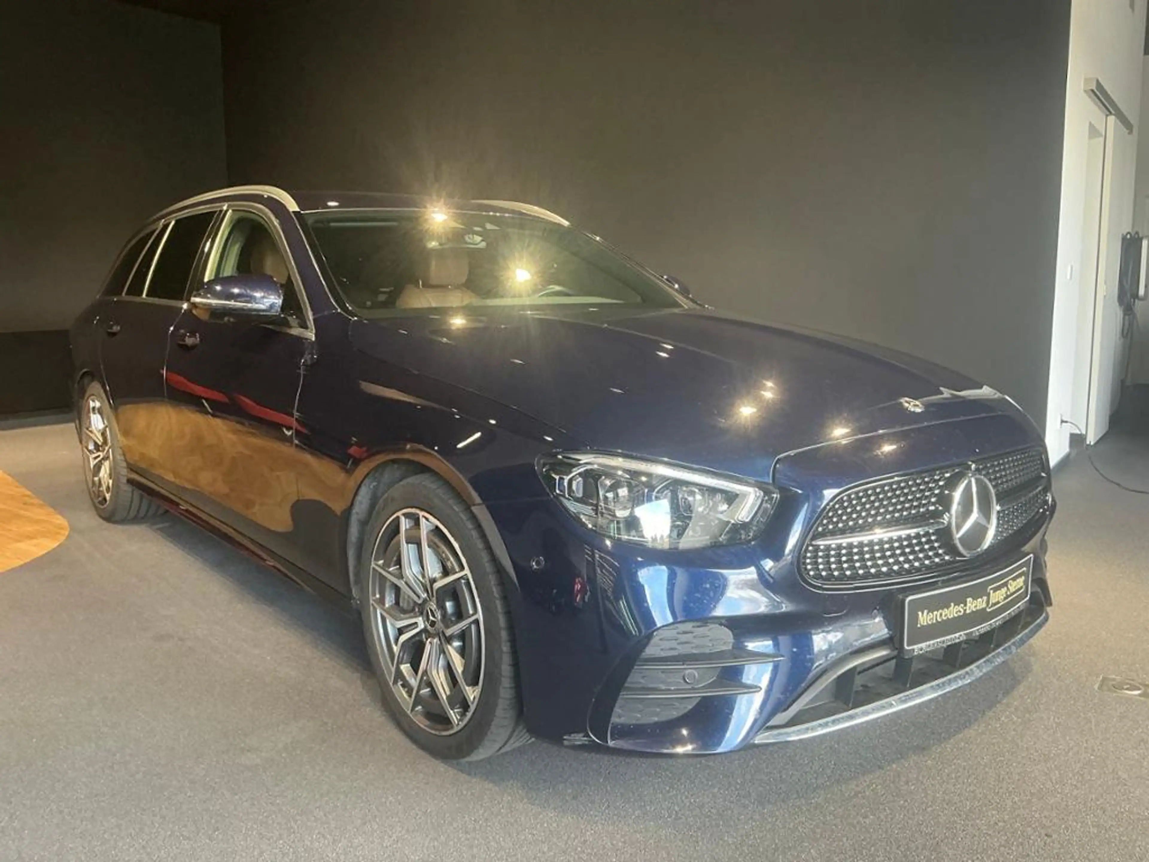 Mercedes-Benz E 400 d 4MATIC T-Modell AMG/AHK/MULTIB./360/NAVI — photo 2