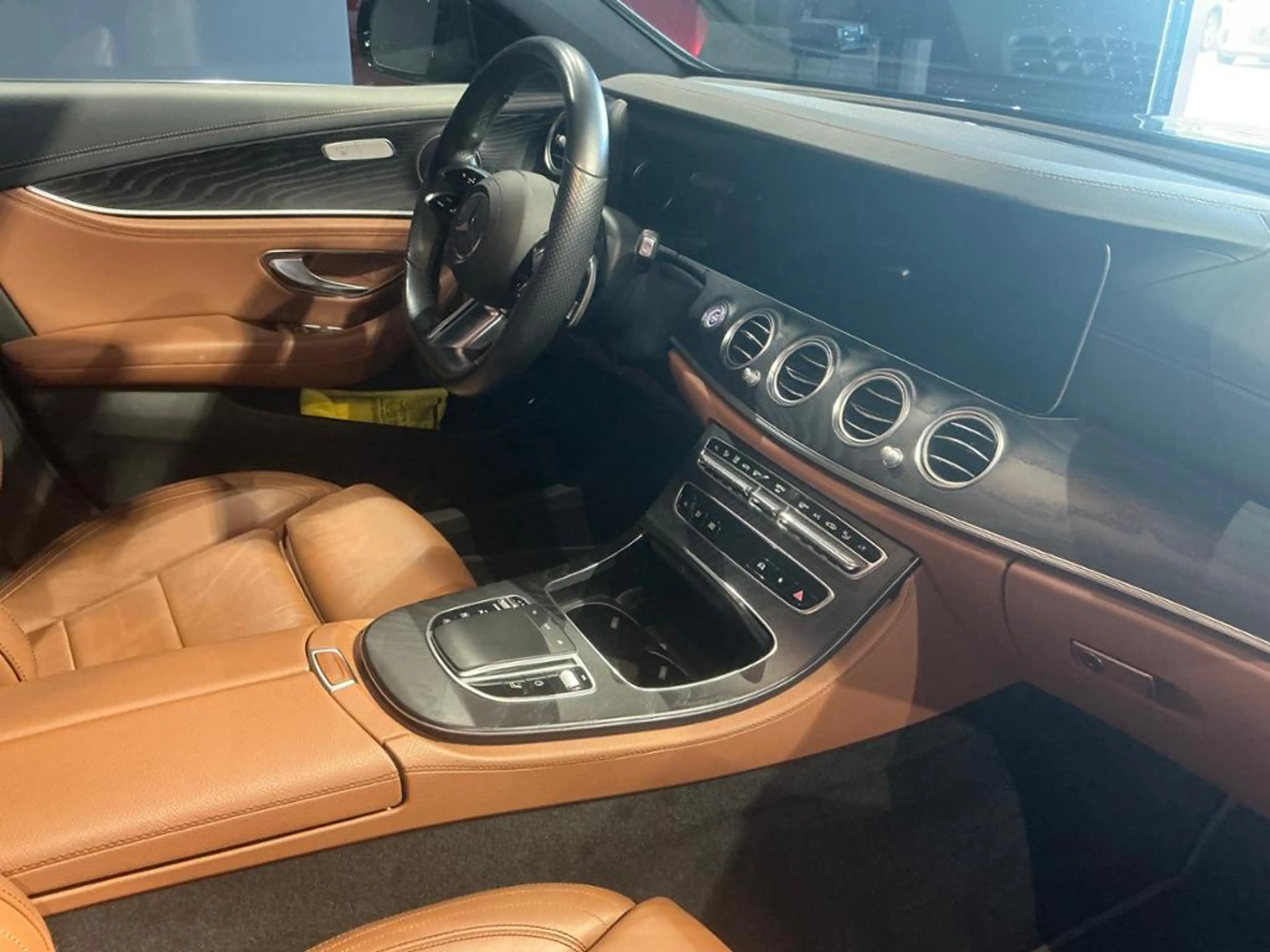 Mercedes-Benz E 400 d 4MATIC T-Modell AMG/AHK/MULTIB./360/NAVI — photo 3