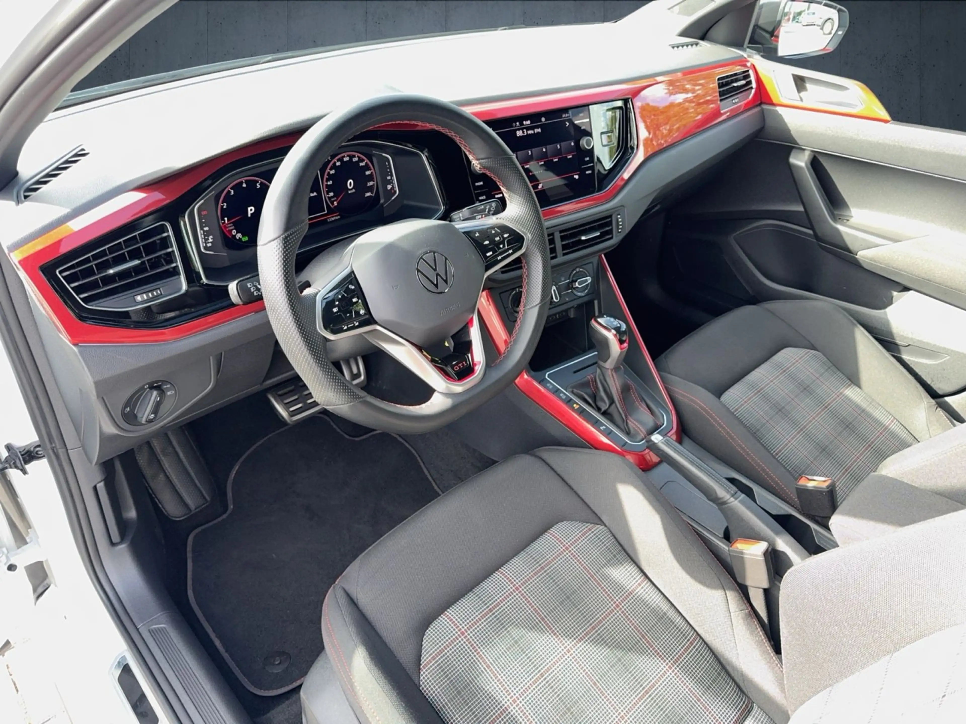 Volkswagen Polo GTI DSG AppCon/beats/18"/Matrix/SportSelect — photo 9