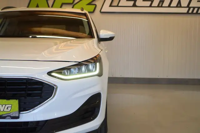 Ford Focus view 10