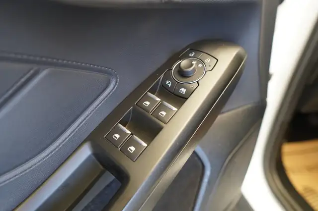 Ford Focus view 15