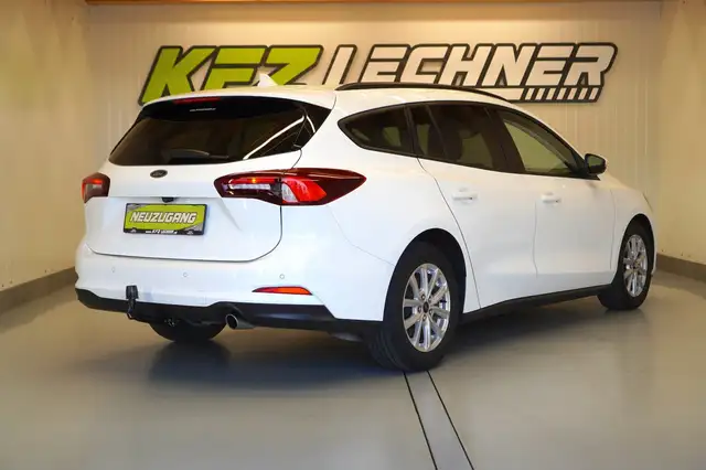 Ford Focus view 4