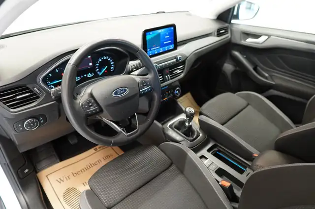 Ford Focus view 14