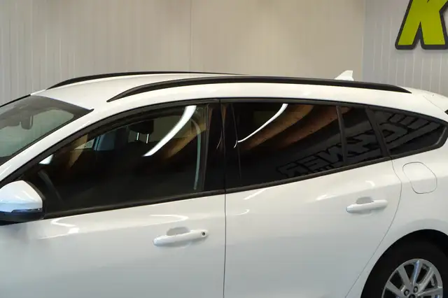 Ford Focus view 12