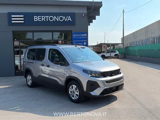 Peugeot Rifter view 6