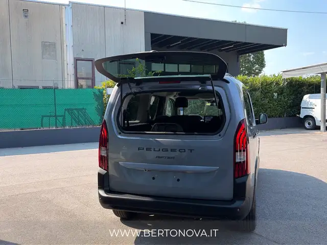 Peugeot Rifter view 4