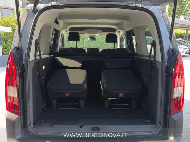 Peugeot Rifter view 10