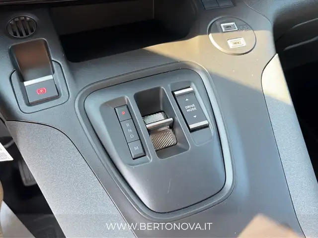 Peugeot Rifter view 14