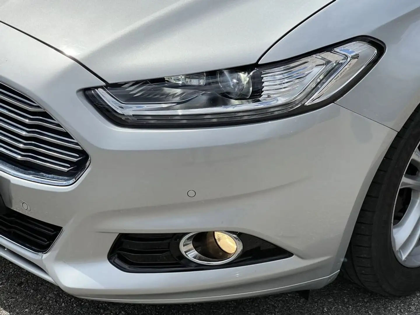 Ford Mondeo Titanium Automatik Silber - 2