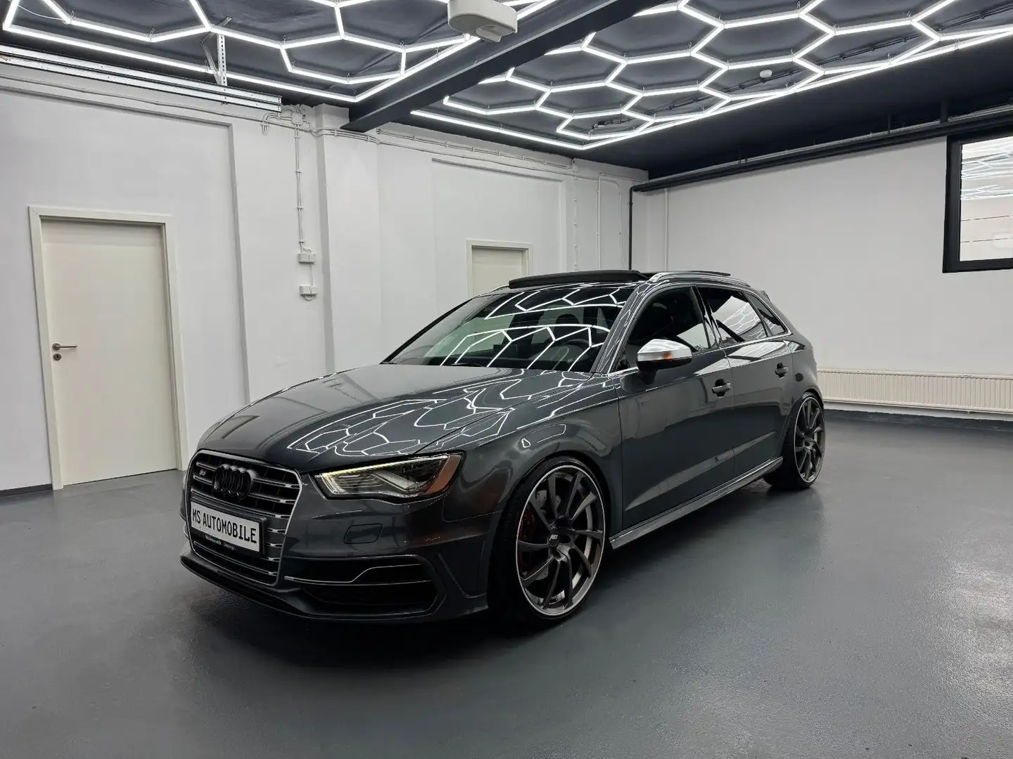 Audi S3 Sportback 2.0 TFSI quattro*ABT*RS-SITZE*PANO* Grau - 1