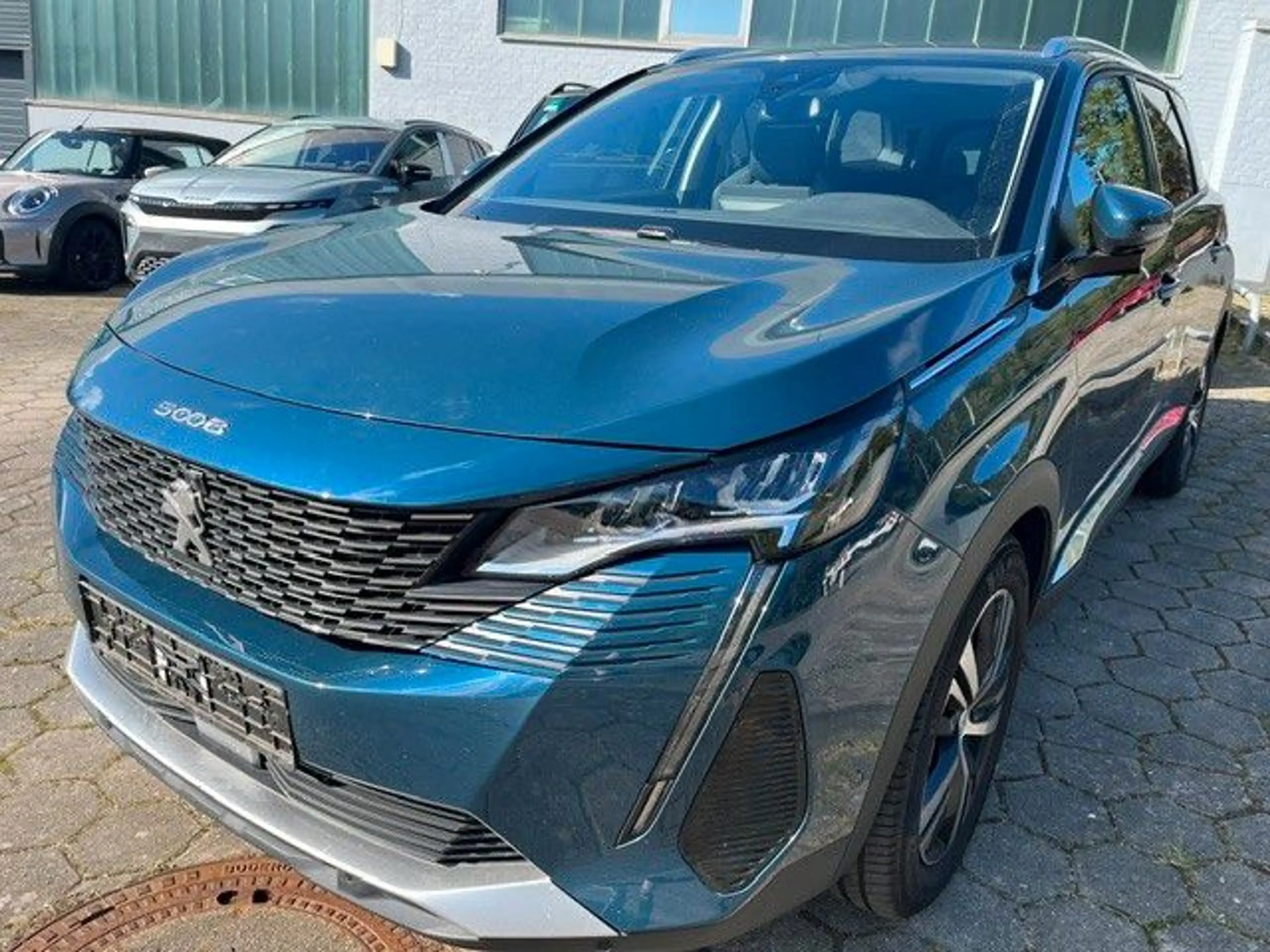 Peugeot 5008 Allure Pack 7-Sitze AHK/ StHz/ 360 Grad