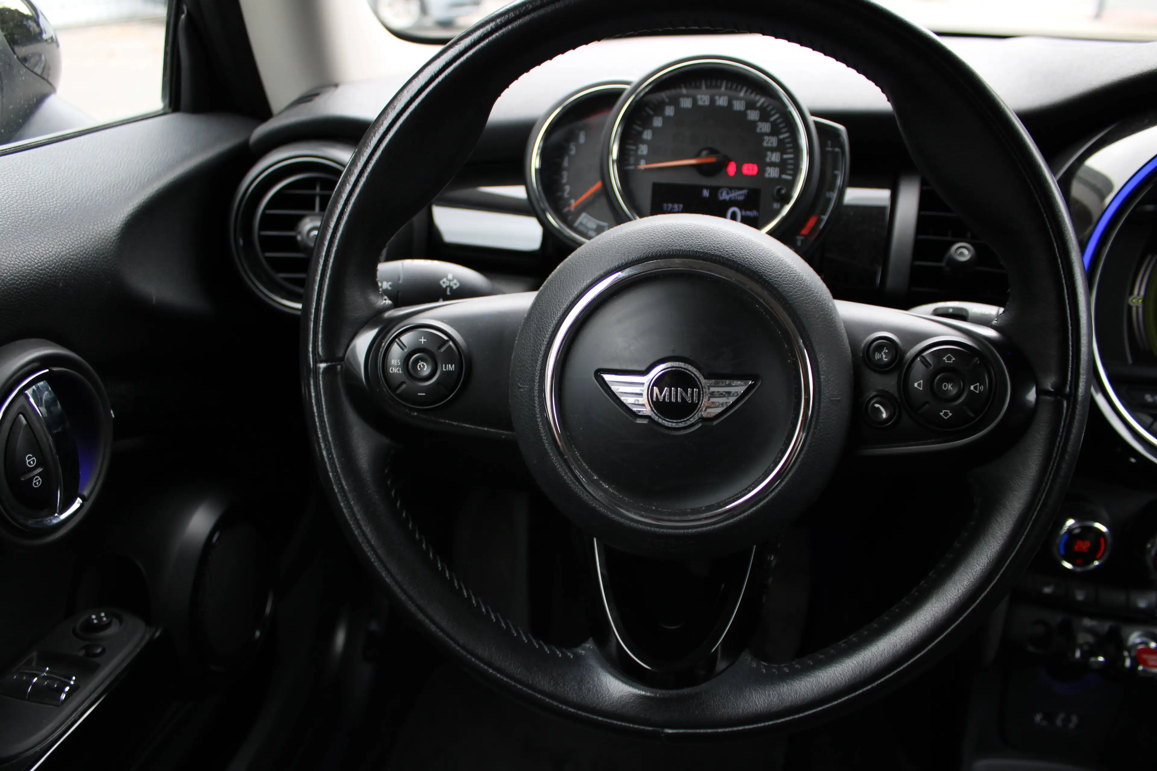 MINI Cooper Cooper Navi/Leder Sportsitze/SHZ/PDC/TEMPOMAT — photo 14