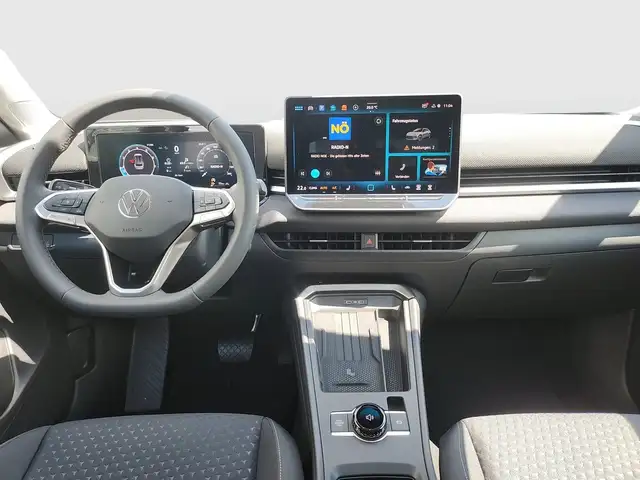 Volkswagen T-Roc view 9