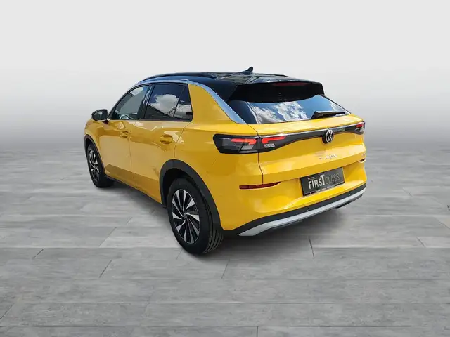 Volkswagen T-Roc view 4