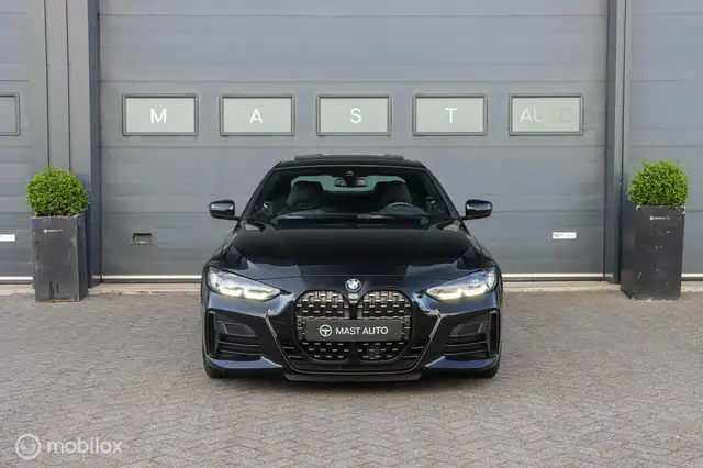 BMW 4 Series view 2