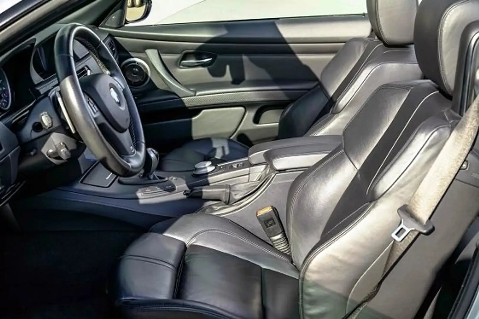 BMW M3 4.0 V8 M3 Cabrio Stříbrná - 2