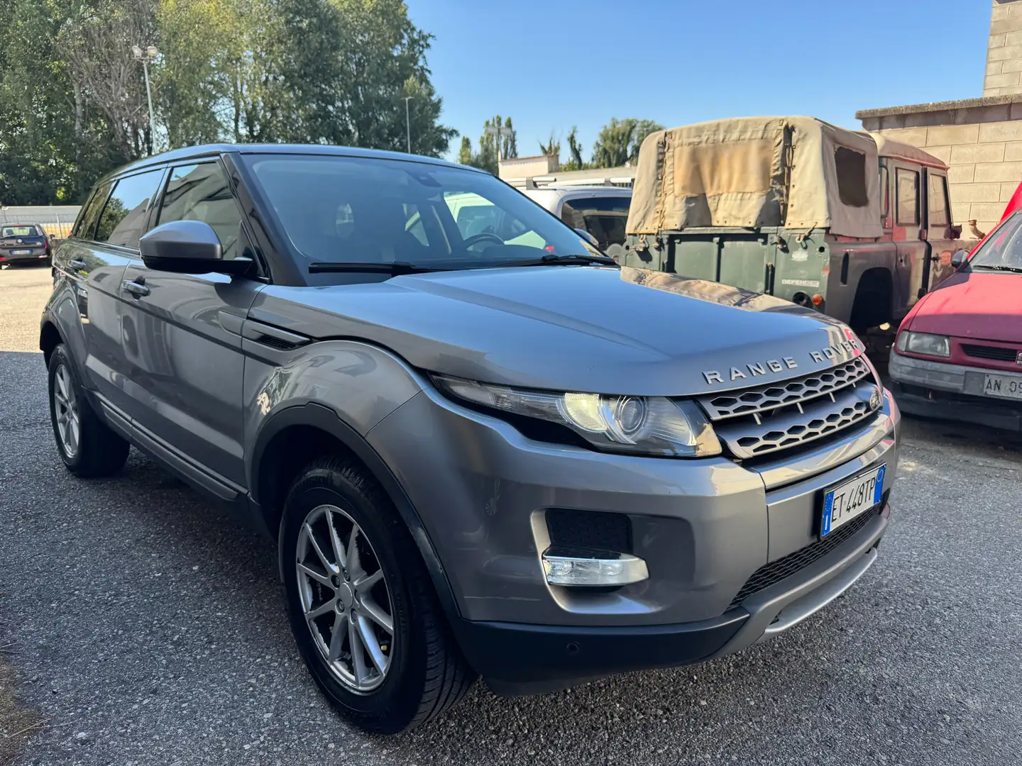 Land Rover Range Rover Evoque 5p 2.2 td4 Pure 150cv auto 9m Gris - 2