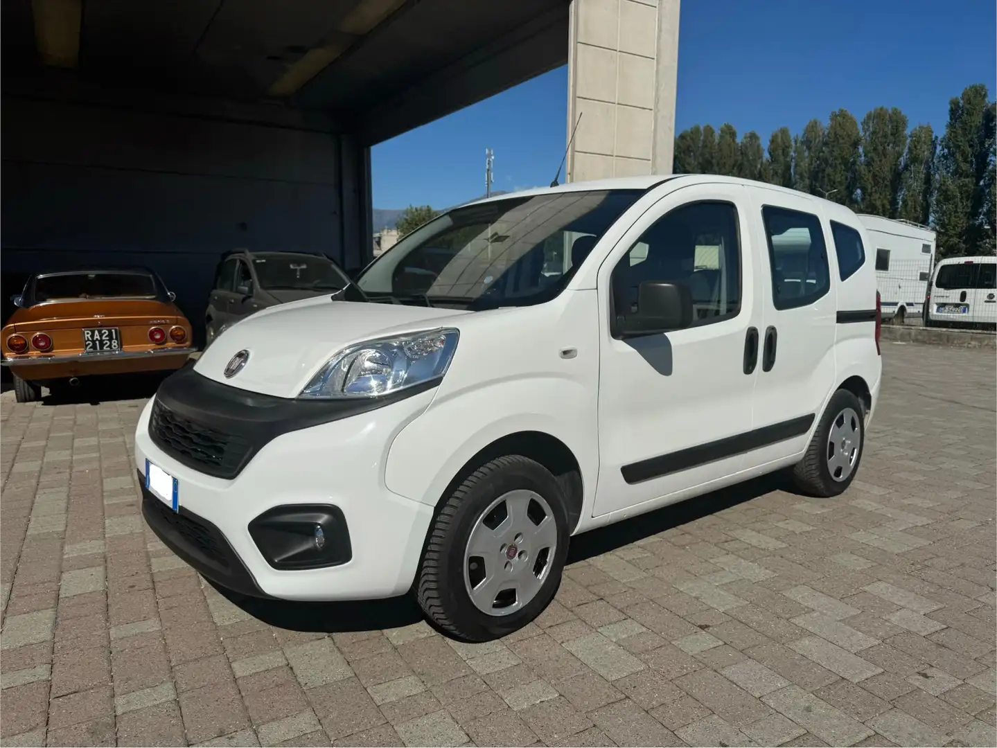 Fiat Qubo Qubo 2017 1.4 8v natural power Easy 70cv my19 Bianco - 1